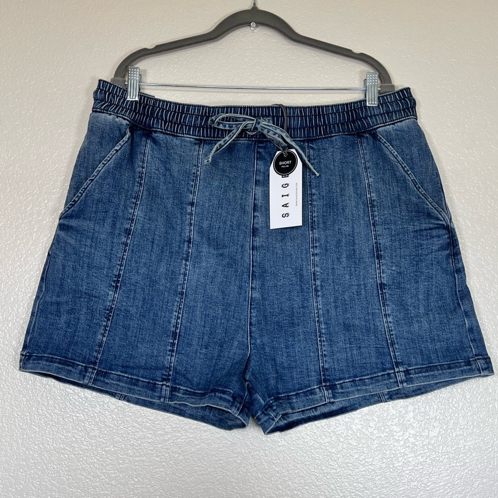 Saige brand denim pull-on shorts, size 3X